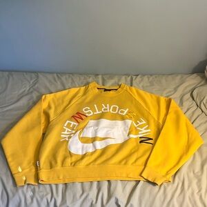 Nike Sports Wear sweatshirt